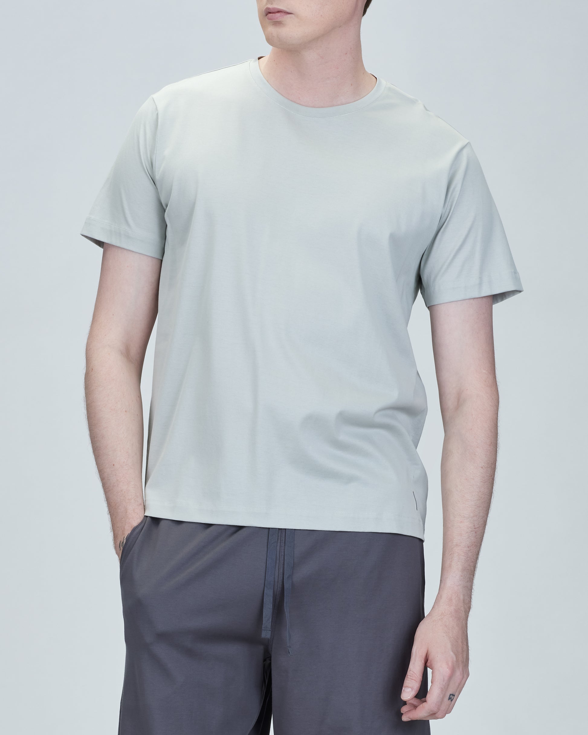 #color_light-grey