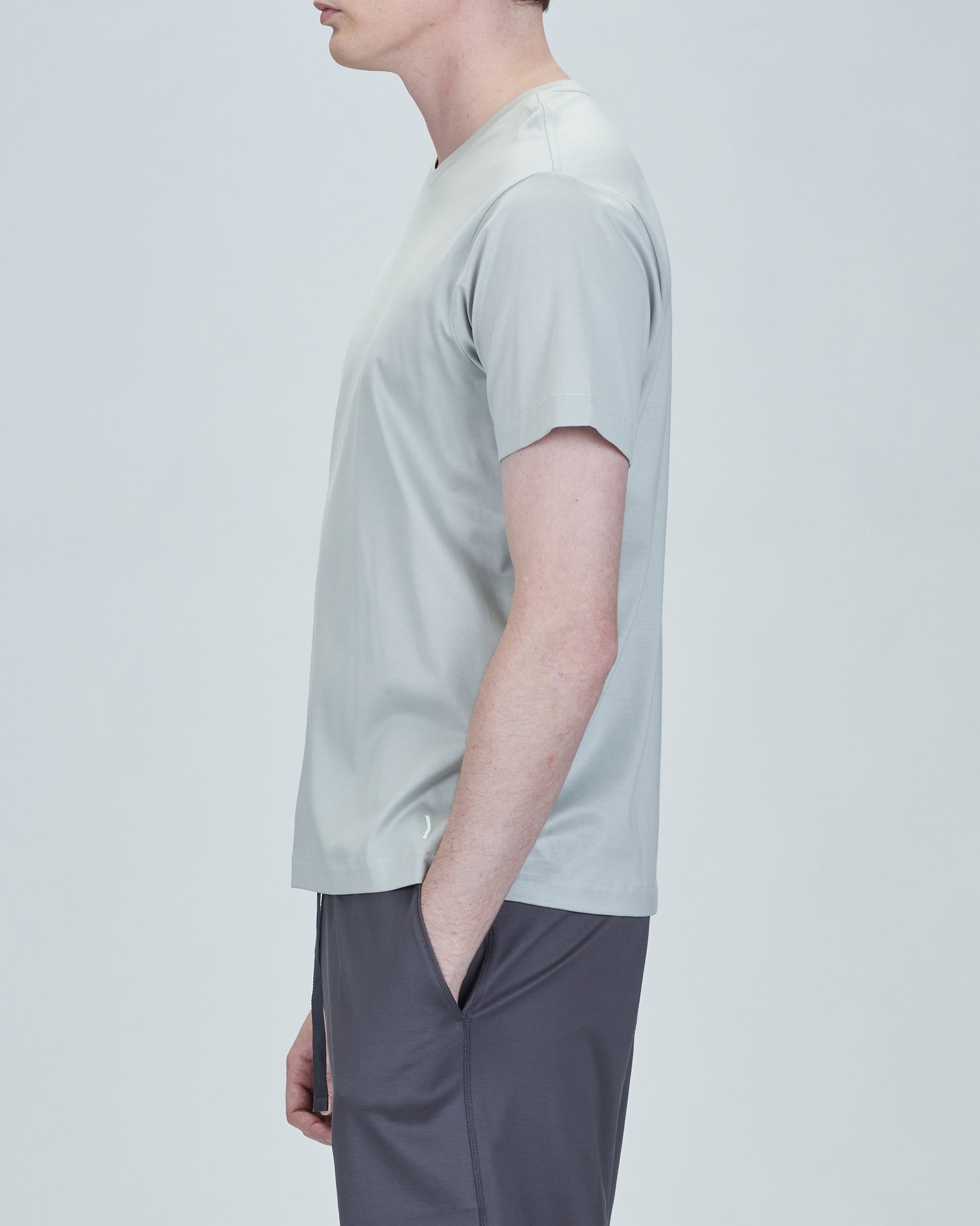 #color_light-grey